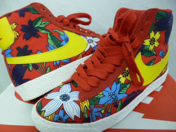 ナイキ　NIKE W BLAZER MID TEXTILE PRINTスニーカー (2)