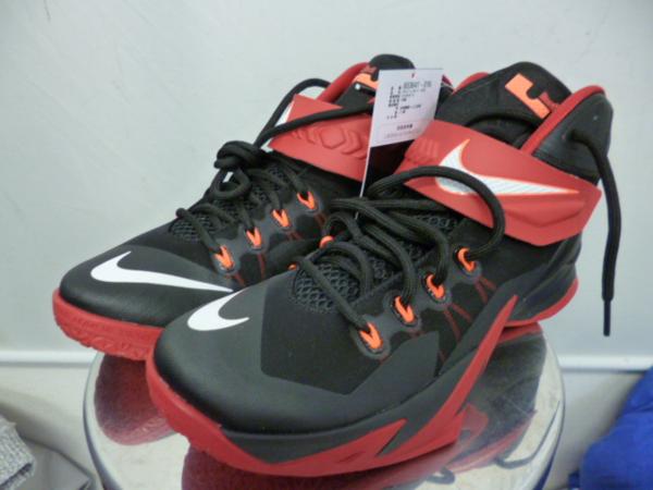 NIKE ZOOM SOLDIER VIII ナイキ ズーム ソルジャー 653641-016