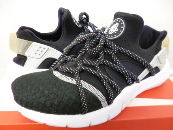 ナイキ　NIKE HUARACHE NM 705159 001