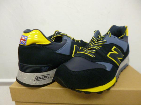 ニューバランス NEW BALANCE