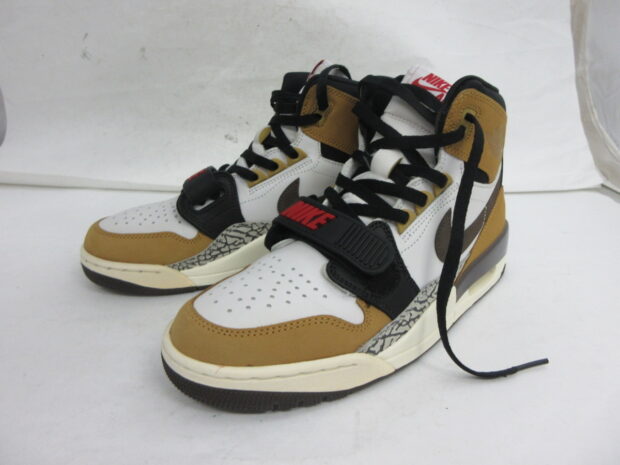 ナイキ　NIKE AIR JORDAN LEGACY 312 ROOKIE OF THE YEAR AV3922-102