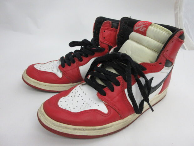 ナイキ  NIKE AIR JORDAN1 RETRO 1994年 復刻  シカゴ CHICAGO