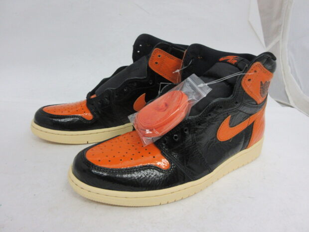 ナイキ　NIKE R JORDAN 1 RETRO HIGH OG SHATTERED BACKBOARD 555088-028