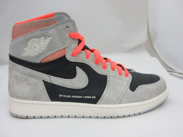 ナイキ NIKE AIR JORDAN 1 RETRO HIGH OG エアジョーダン1 レトロ 555088-018スニーカー買取しました