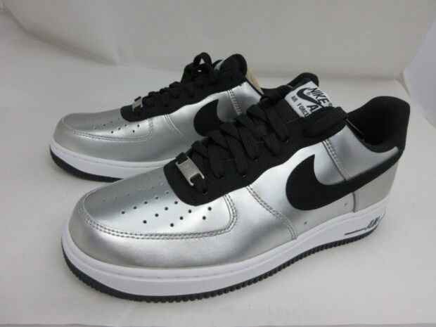 ナイキ　NIKE AIR FORCE 1 488298-054 メタリックシルバー　スニーカー