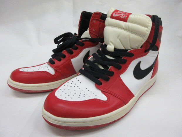 ナイキ NIKE AIR JORDAN 1 CHICAGO 94年復刻 130207-101　スニーカー