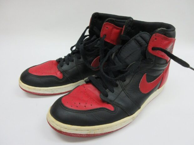 ナイキ　NIKE AIR JORDAN 1 BRED 94年復刻 130207-061 スニーカー