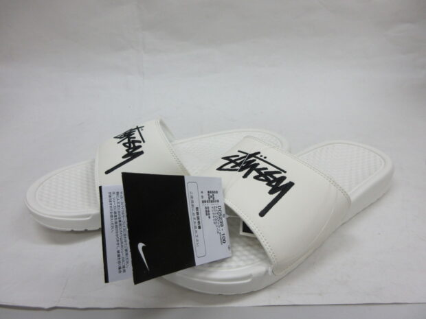 ナイキ　NIKE　STUSSY　ステューシー BENASSI　ベナッシ ホワイト サンダル DC5239-100