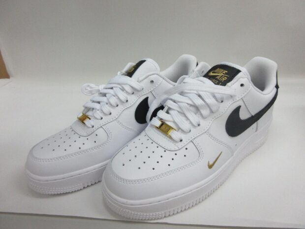 ナイキ　NIKE WMNS AIR FORCE 1 '07 LOW ESS SWOOSHES CZ0270 102 スニーカー