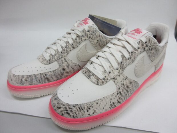 ナイキ　NIKE WMNS AIR FORCE 1 LOW ’07 LX OUR FORCE 1 DV1031-030 スニーカー