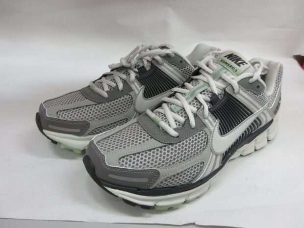 ナイキ W　NIKE ZOOM VOMERO 5 FB8825-001 スニーカー