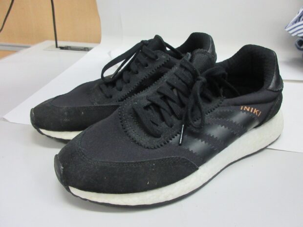 アディダス adidas INIKIR UNNER BY9730 スニーカー　