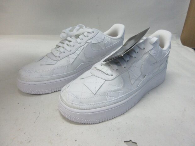 ナイキ　NIKE AIR FORCE 1 SP　DZ3674-100　スニーカー