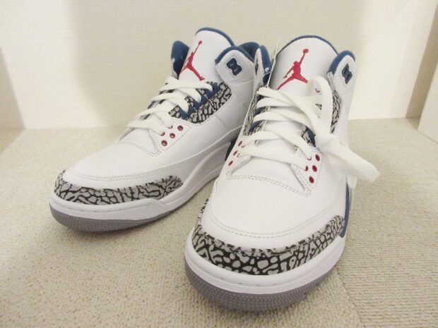 ナイキ NIKE AIR JORDAN 3 RETRO 2011 エアジョーダン 136064-104　スニーカー