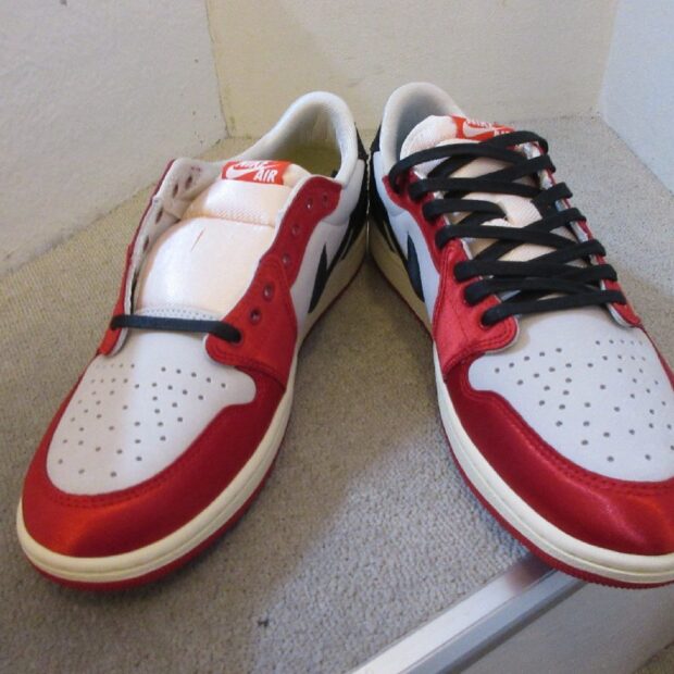 NIKE ナイキ AIR JORDAN 1 LOW OG SP TROPHY ROOM エアジョーダン1 レトロ トロフィールーム DZ5485-400買取しました。のイメージ