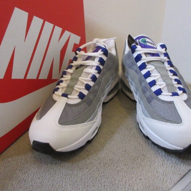 ナイキ NIKE WMNS AIR MAX 95 OG エアマックス BIG BUBBLE GRAPE HJ5996-100 スニーカー買取しました。のイメージ