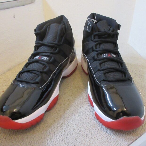 NIKE ナイキ AIR JORDAN 11 RETRO BREDエア ジョーダン 11 レトロ ブレッド 378037-061スニーカー買取しましたのイメージ