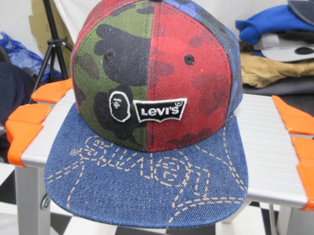 ア ベイシング エイプ　APE リーバイス　LEVIS デニムキャップ