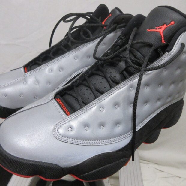 ナイキ　NIKE AIR JORDAN 13 RETRO PRM 696298-023 スニーカー買取しましたのイメージ