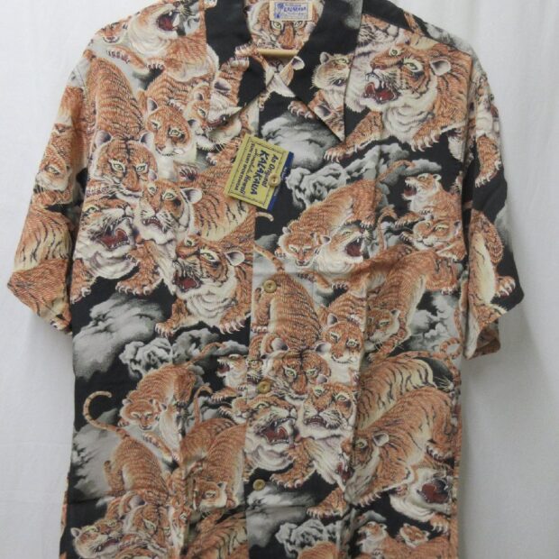 SUNSURF サンサーフ スペシャルエディション KALAKAUA 百虎 M32111 アロハシャツ買取しました。のイメージ