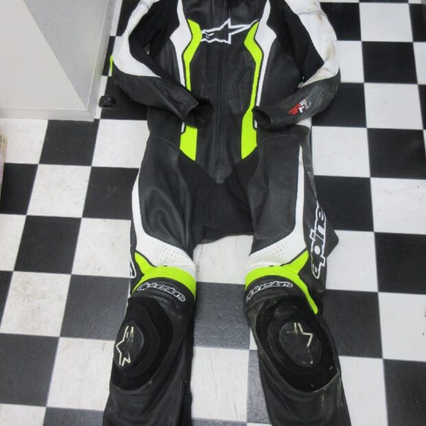 アルパインスターズ Alpinestars GP Force レーシングスーツ買取しました。のイメージ