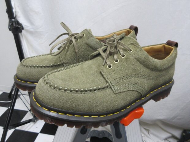 ドクターマーチン　Dr Martens LOWELL SUEDE MOC TOE　DMS OLIVE+DARK BROWN